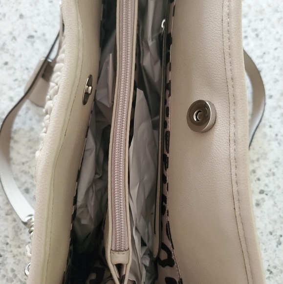 Purse - Picture 2 of 2